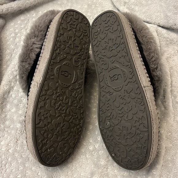 UGG Black & Gray Wrin Slippers Size 8 - Picture 4 of 8